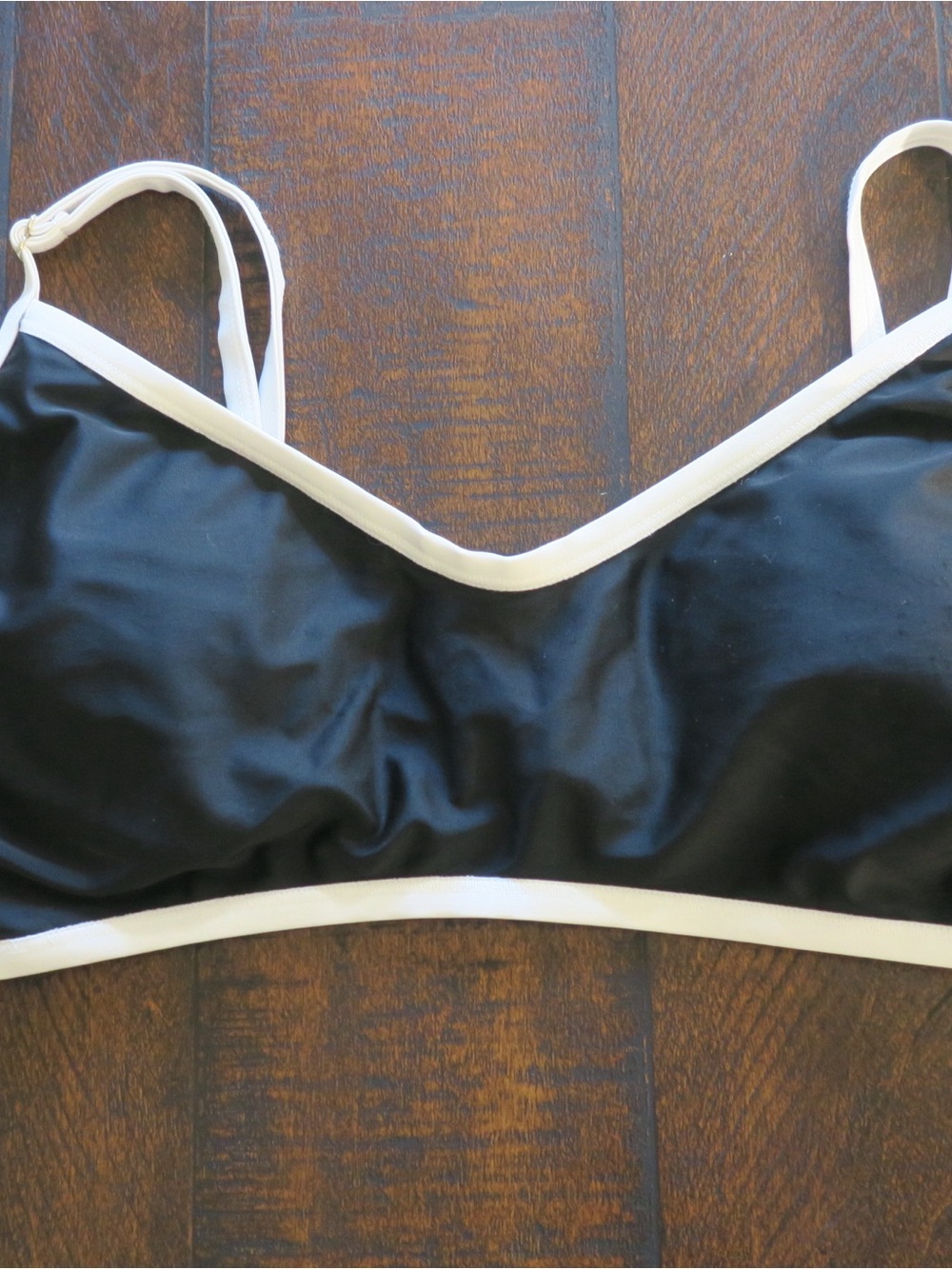 Shade & Shore Black & White Bikini Top Size XL (16) Like New